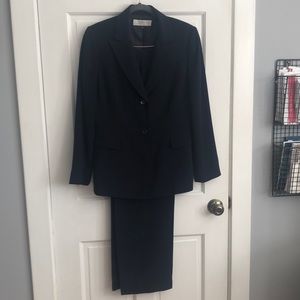 2 piece Tahari pantsuit